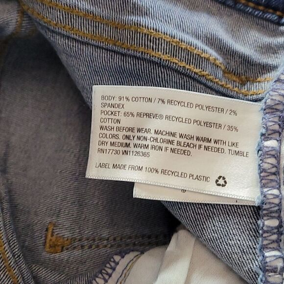 High Waisted Distressed Ripped Blue Jeans Universal Thread Size 2/26 - Picture 7 of 10